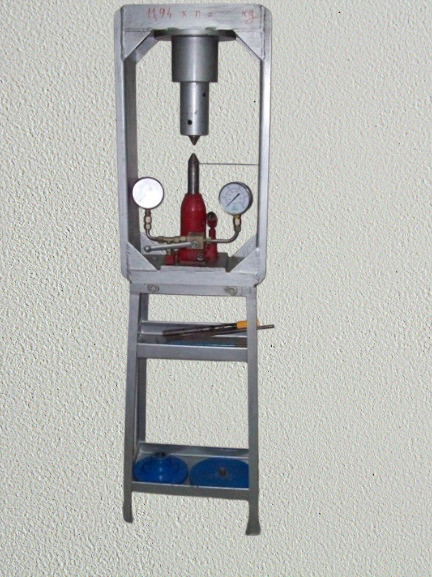 Lateral Loading Test System for Rock Samples